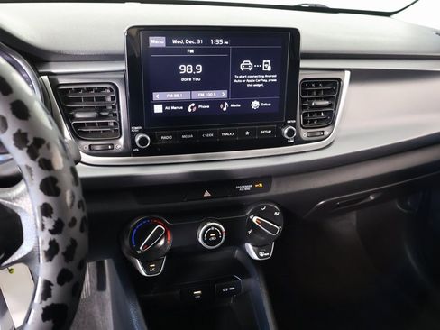 Used 2023 Kia Rio LX image 5