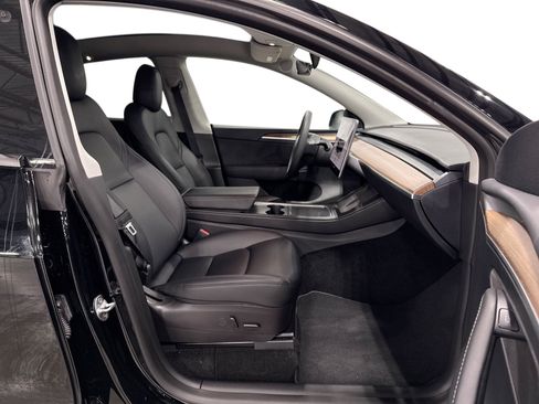 Certified 2023 Tesla Model Y Long Range AWD/4WD image 13