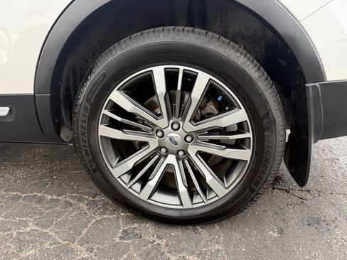 Used 2016 Ford Explorer Platinum AWD/4WD image 19