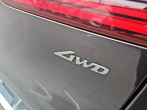 Used 2022 Genesis GV70 2.5T w/ Advanced Package image 9