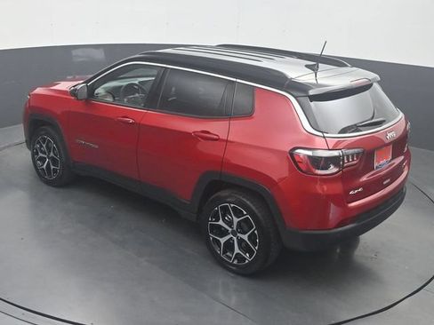 Used 2025 Jeep Compass Limited AWD/4WD image 23