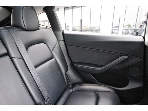 Used 2022 Tesla Model Y Long Range AWD/4WD image 13