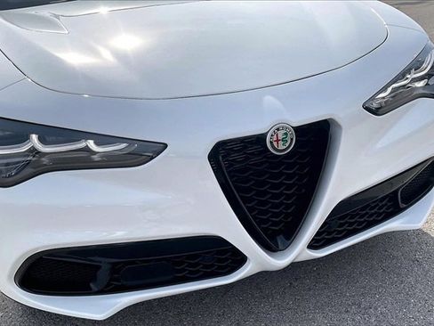 Used 2024 Alfa Romeo Stelvio Veloce image 26