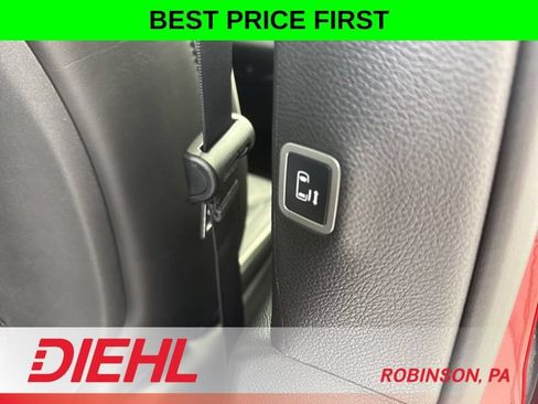 New 2027 Chrysler Pacifica Limited AWD/4WD image 14