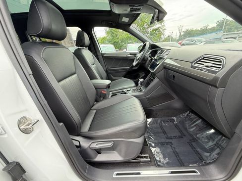 Used 2022 Volkswagen Tiguan SE R-Line AWD/4WD image 26