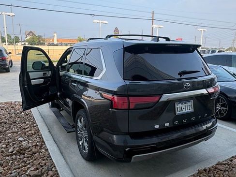 Used 2024 Toyota Sequoia Capstone AWD/4WD image 16