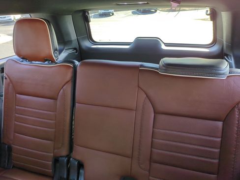 Used 2023 GMC Yukon XL Denali Ultimate image 32