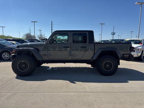 Used 2021 Jeep Gladiator Sport AWD/4WD image 24