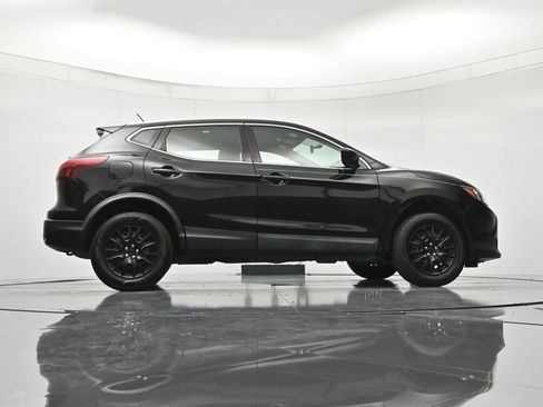 Used 2018 Nissan Rogue Sport S FWD image 39