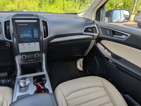 Used 2024 Ford Edge SEL AWD/4WD image 11