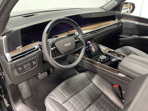 Used 2026 Cadillac Escalade Platinum Sport w/ LPO, ONYX Package AWD/4WD image 21