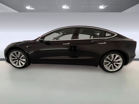 Used 2020 Tesla Model 3 Standard Range image 2