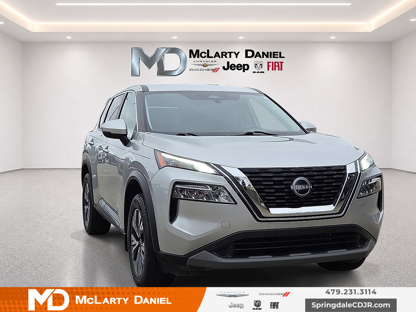Used 2023 Nissan Rogue SV FWD image 1