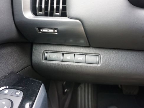 Used 2024 Nissan Pathfinder SL FWD image 5