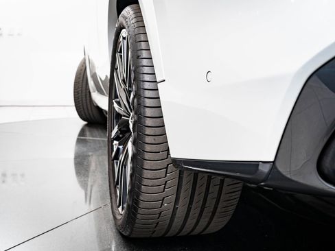 Used 2023 BMW X5 xDrive40i w/ M Sport Package image 41