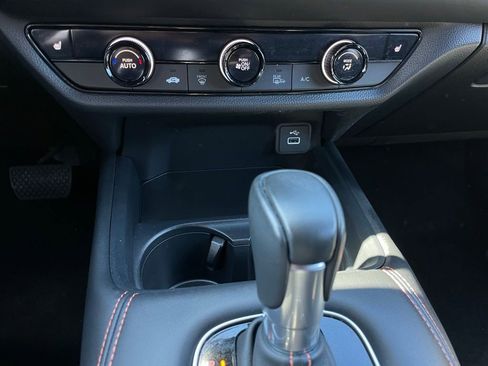 Certified 2025 Honda HR-V Sport image 18