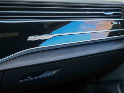 Used 2022 Audi Q8 Premium Plus image 16