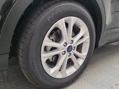 Used 2017 Ford Escape SE w/ Equipment Group 201A FWD image 31