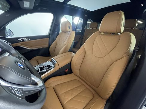 Certified 2024 BMW X5 xDrive40i w/ Premium Package AWD/4WD image 9
