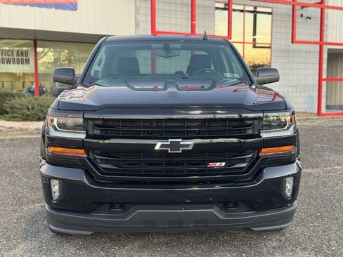 Used 2018 Chevrolet Silverado 1500 LT w/ Midnight Edition image 8