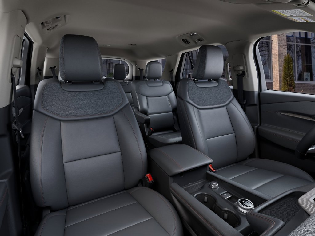 Used 2027 Ford Explorer Active w/ Active Comfort Package AWD/4WD image 12