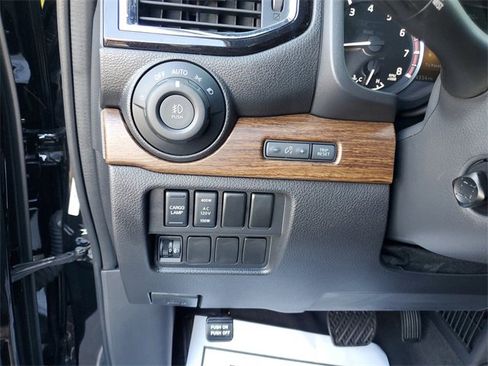 Certified 2024 Nissan Titan Platinum Reserve w/ Moonroof Package image 25