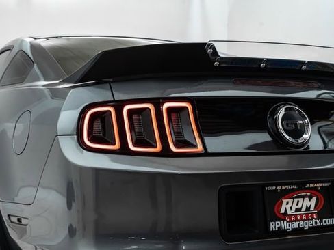 Used 2013 Ford Mustang GT image 12