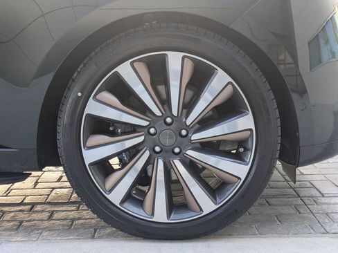 New 2026 Land Rover Range Rover SV AWD/4WD image 11