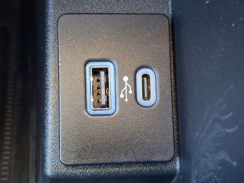 Certified 2023 Ford Edge SEL w/ Convenience Package image 24