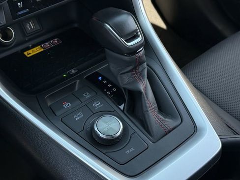 Used 2025 Toyota RAV4 XSE w/ Premium Package image 19