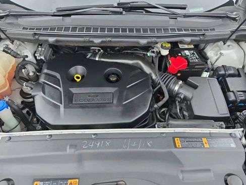 Used 2018 Ford Edge SE FWD image 47