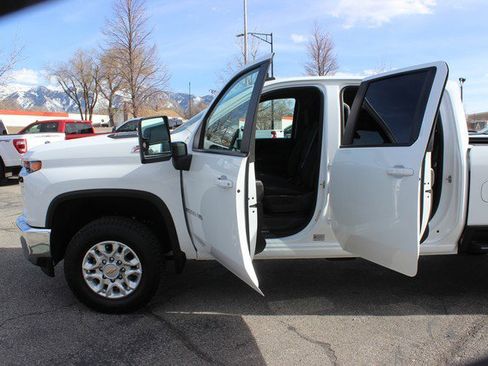 Used 2023 Chevrolet Silverado 2500 LT image 10