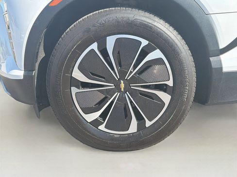 Used 2024 Chevrolet Blazer EV LT AWD/4WD image 11