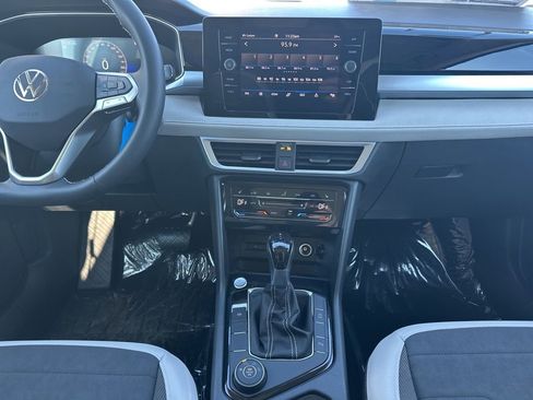 New 2026 Volkswagen Taos SE AWD/4WD image 15