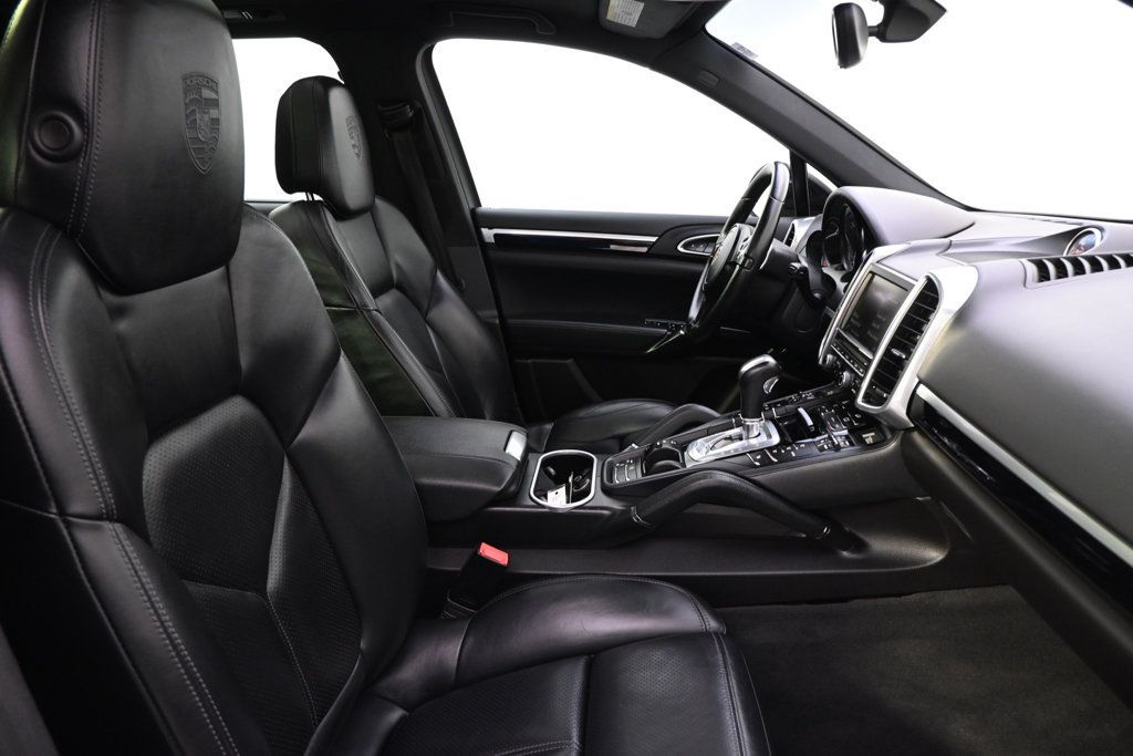 Used 2014 Porsche Cayenne Platinum Edition AWD/4WD image 16