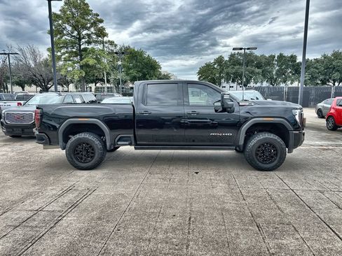 Used 2024 GMC Sierra 2500 AT4 w/ AT4 Premium Plus Package AWD/4WD image 10