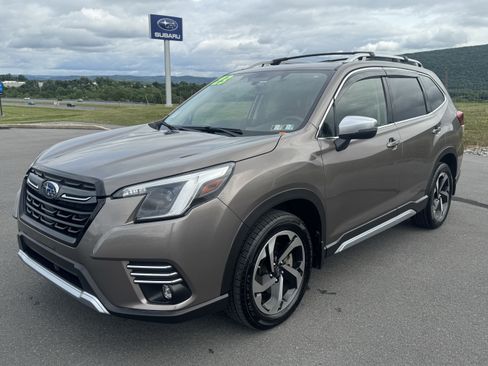 Certified 2023 Subaru Forester Touring AWD/4WD image 8