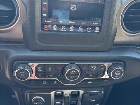 Used 2021 Jeep Wrangler Unlimited Sport AWD/4WD image 16
