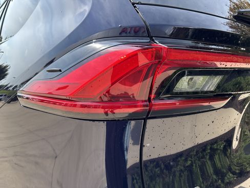 Used 2024 Toyota Grand Highlander AWD image 10