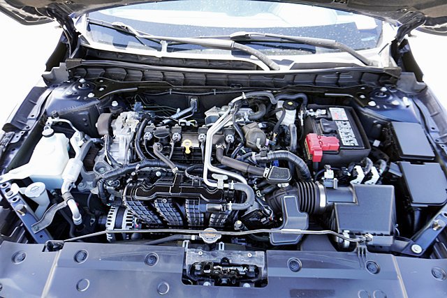 Used 2024 Nissan Altima 2.5 SR FWD image 16