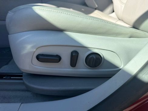 Used 2017 GMC Acadia SLT AWD/4WD image 10