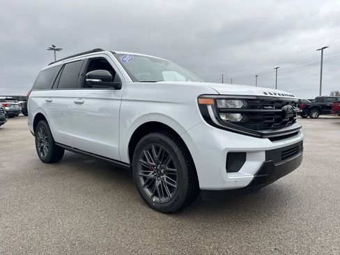 New 2025 Ford Expedition Platinum w/ Stealth Performance Package image 9