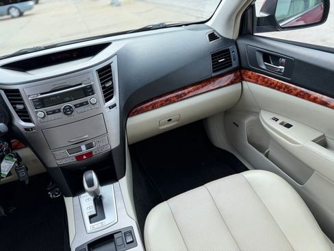 Used 2011 Subaru Outback 3.6R Limited w/ PWR Moonroof Pkg image 16