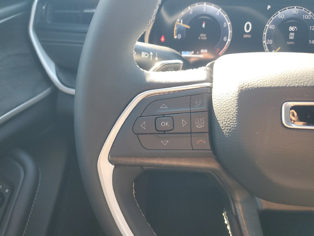 Used 2026 Jeep Grand Cherokee Altitude RWD image 20
