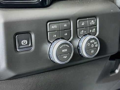 Used 2026 GMC Sierra 3500 AT4 AWD/4WD image 10