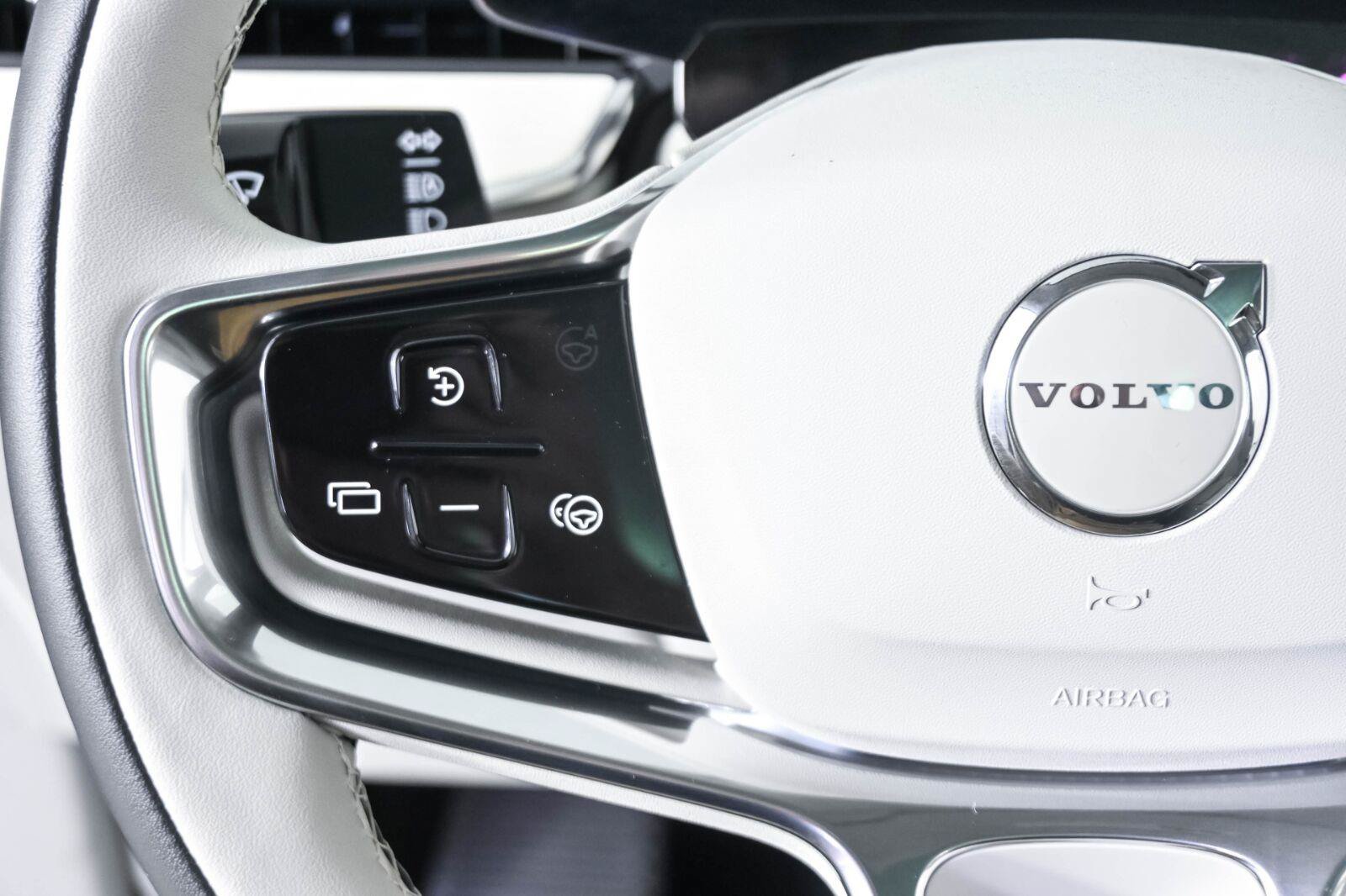 Certified 2025 Volvo EX90 Ultra AWD/4WD image 10