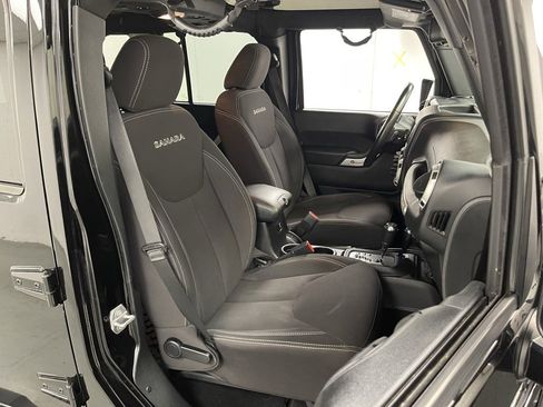 Used 2017 Jeep Wrangler Unlimited Sahara image 11
