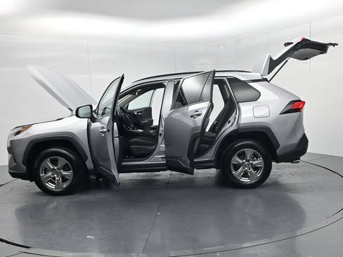 Used 2025 Toyota RAV4 XLE AWD/4WD image 60