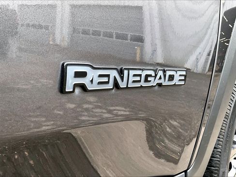 Used 2018 Jeep Renegade Altitude image 10