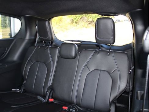 New 2026 Chrysler Pacifica Select image 23